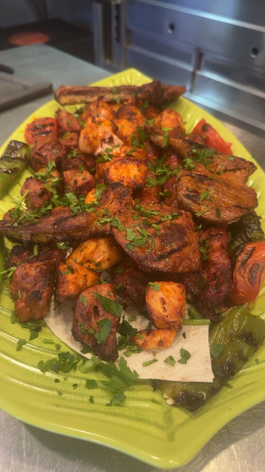 Angerichtete Grillspezialitäten